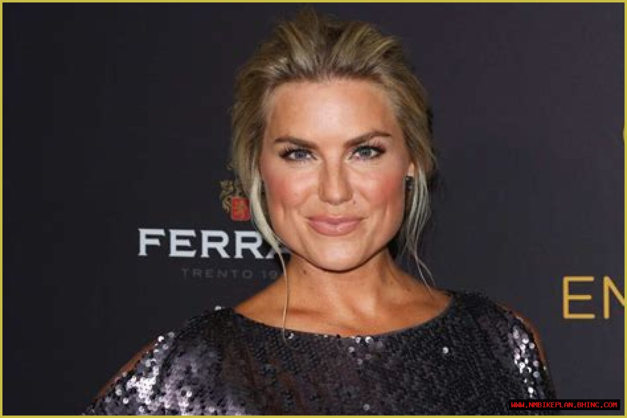 About Rachel Reynolds: Her Age, Wiki, Husband, Biography, Measurements, Salary, and Net Worth