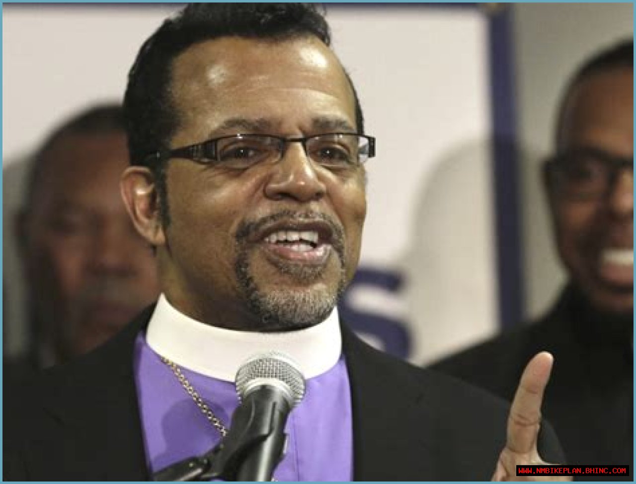 Bishop Carlton Pearson Death And Obituary Trending: Has He Succumbed To Cancer?