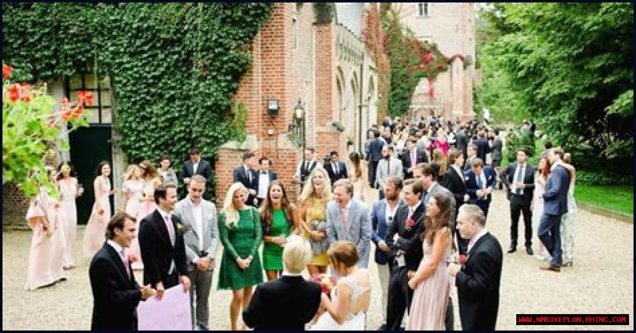 Brides and Grooms Can 'Escape to the Chateau' for Their Wedding — for a Price!