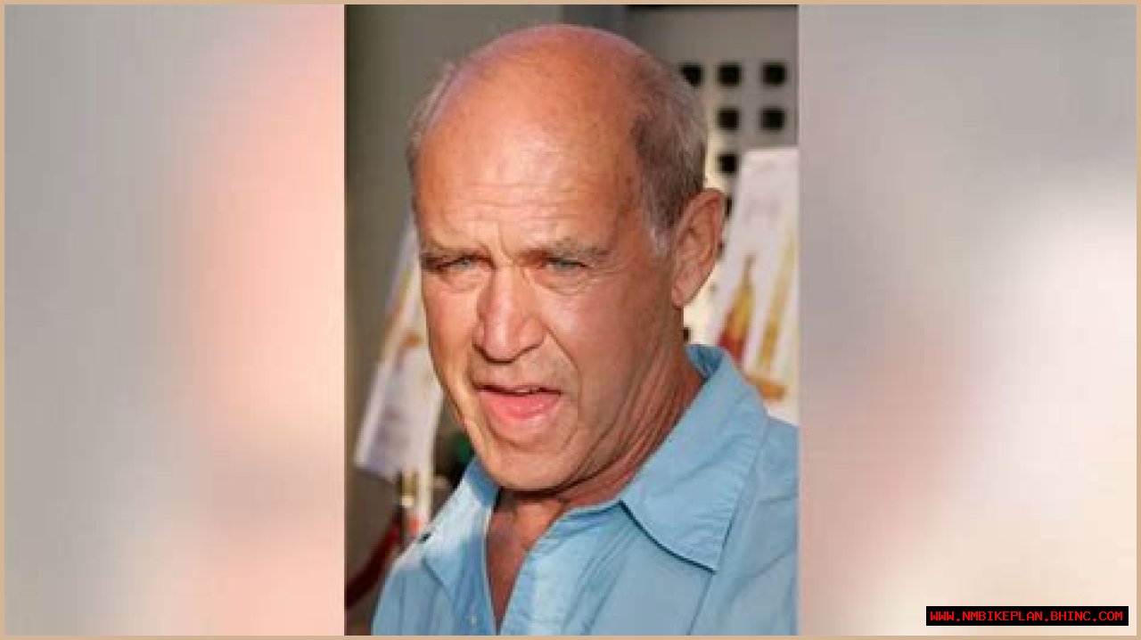 Geoffrey Lewis Net Worth