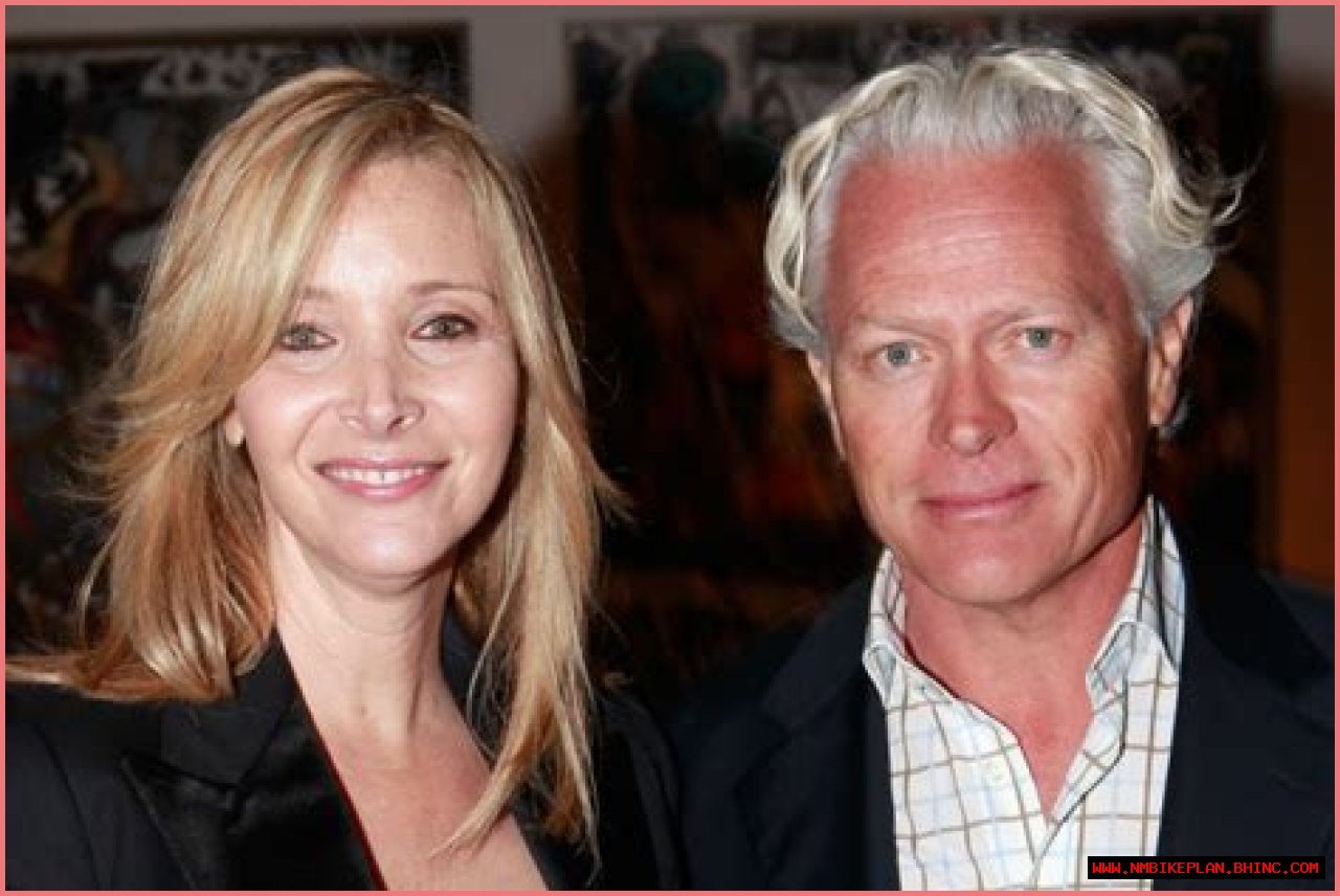 Michel stern bio: age, wiki, net worth, wife - Lisa Kudrow