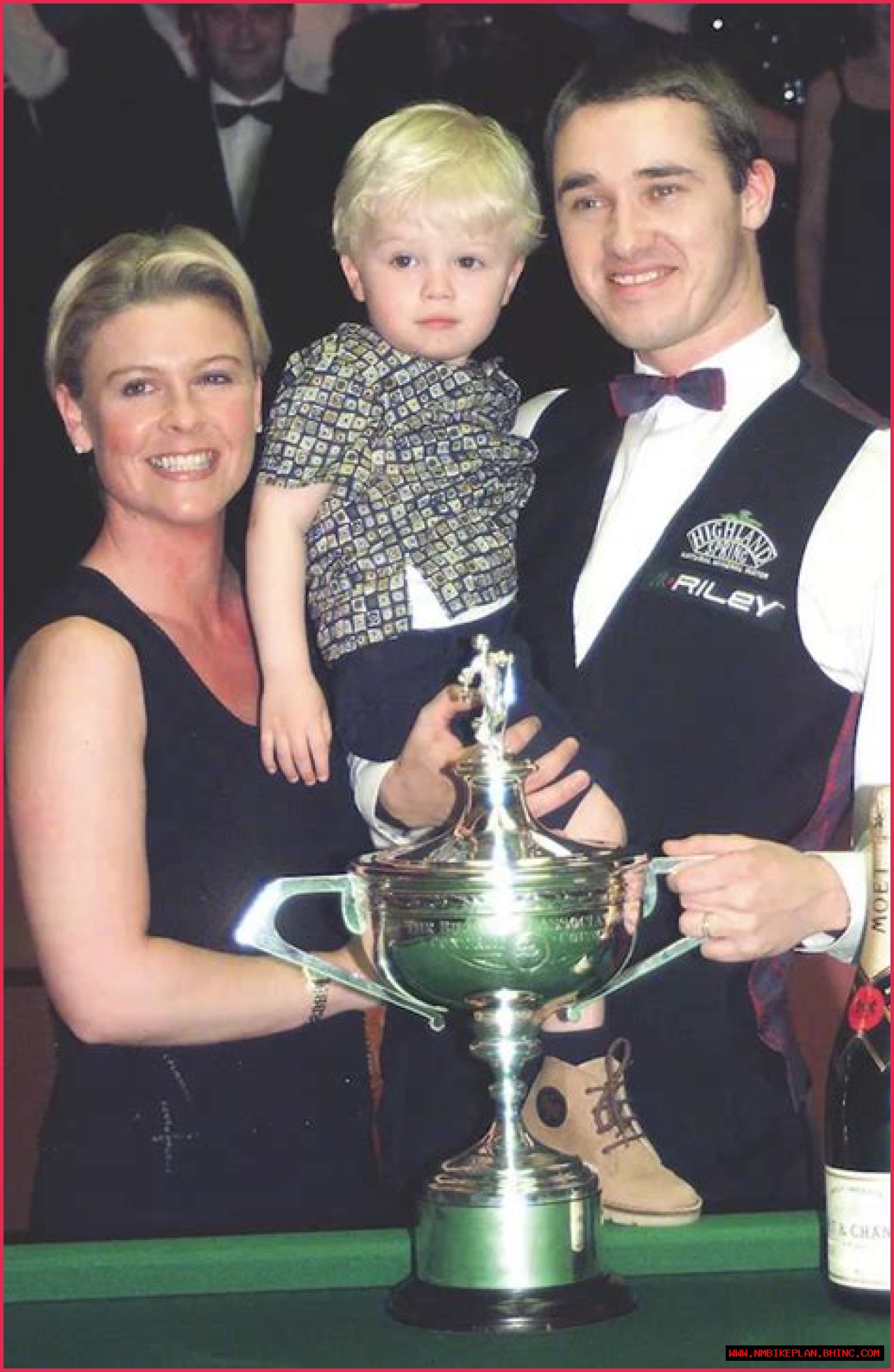 Stephen Hendry's ex-wife says snooker hero is 'narcissist' who put career before family