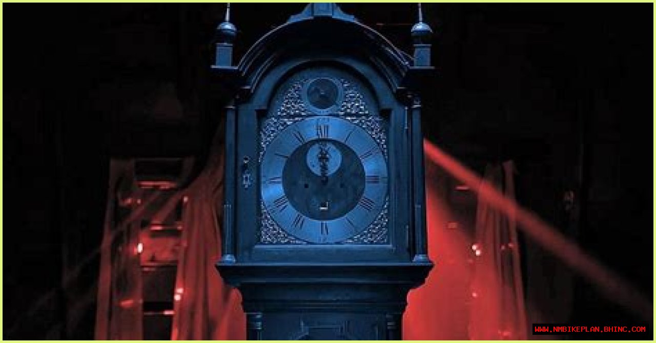 The Grandfather Clock Trend on TikTok Comes From the New Season of 'Stranger Things'