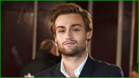What is Douglas Booth’s Net Worth?