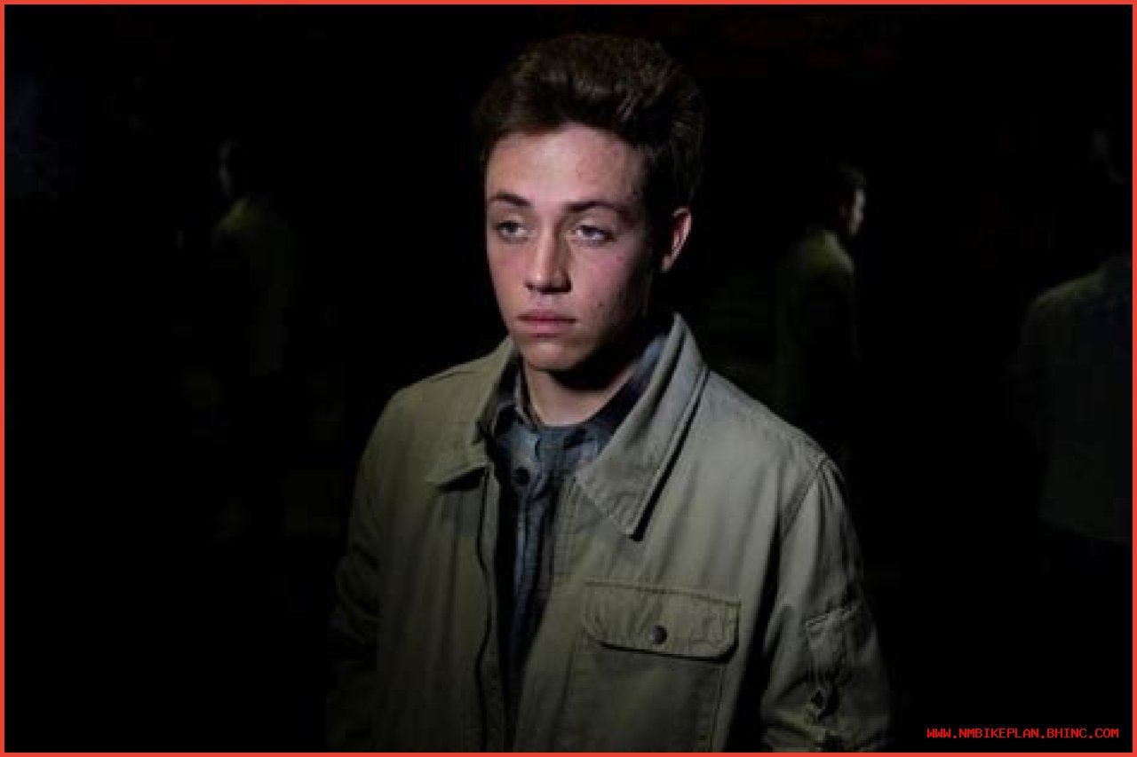 Why the Actor Who Plays Henry Mesner Looks So Familiar