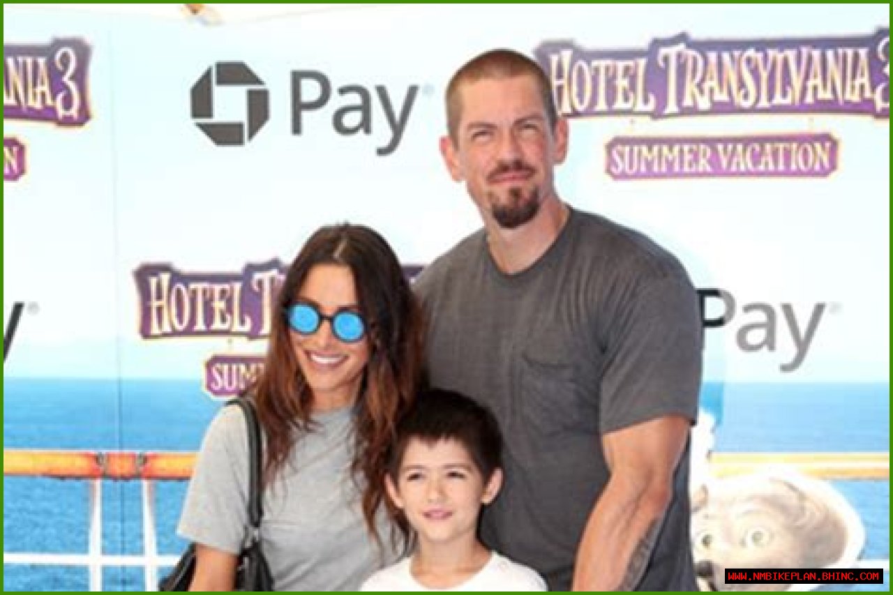 William Wolf Howey- Meet Eldest Son Of Actress Sarah Shahi and Her Former Husband, Steve Howey, a Film Actor